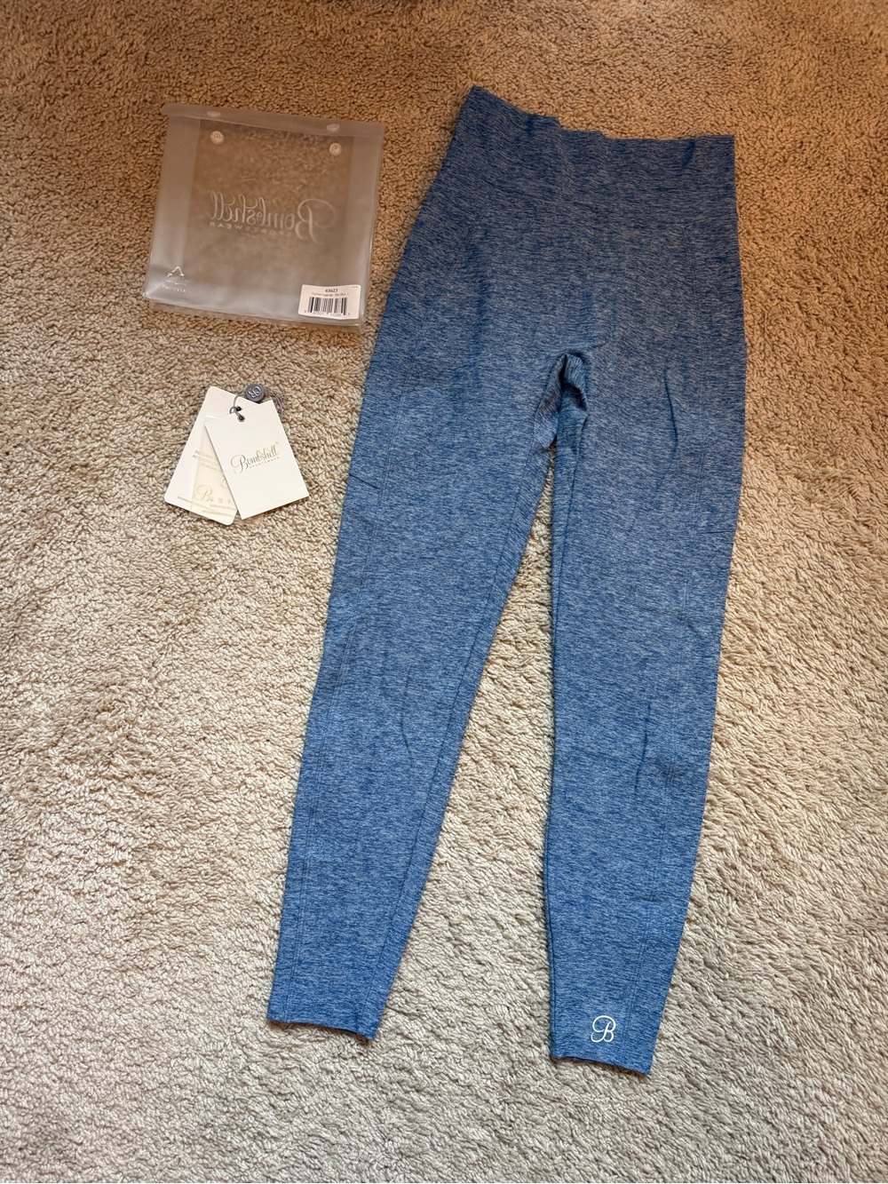 CURVES LEGGINGS SKYE BLUE SIZE LARGE NWT BOMBSHELL SPORT